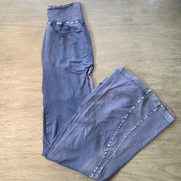 🚫SOLD🚫NWOT! FP Free People Movement Good Karma Flare Leggings Sz M/L - Picture 6 of 8